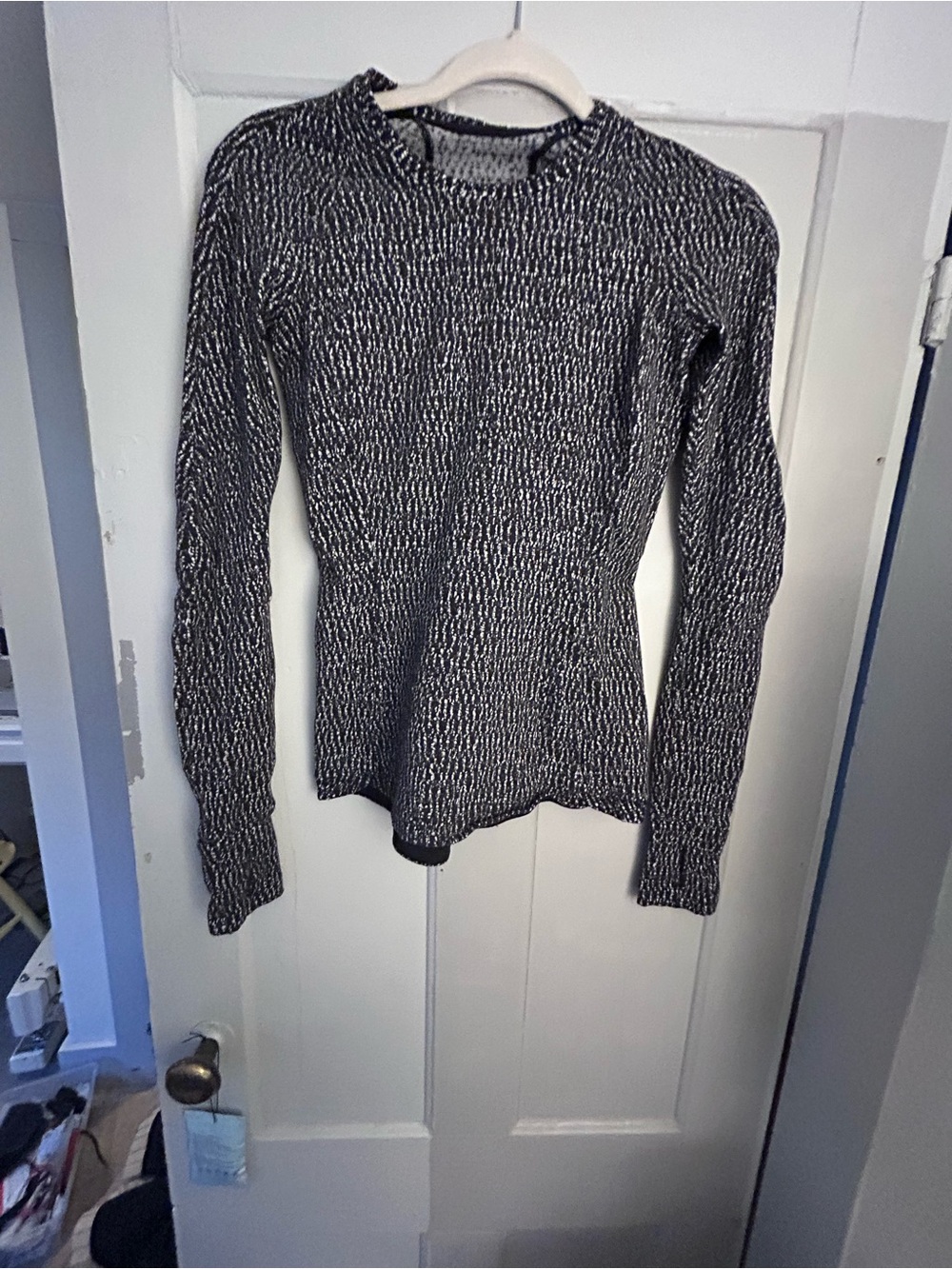 Lululemon Black & White Athletic Top XS